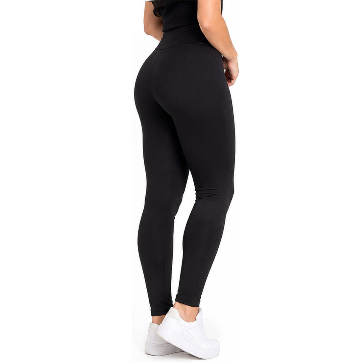 Calça Legging Preta em Poliamida — Conforto Elasticidade e Estilo